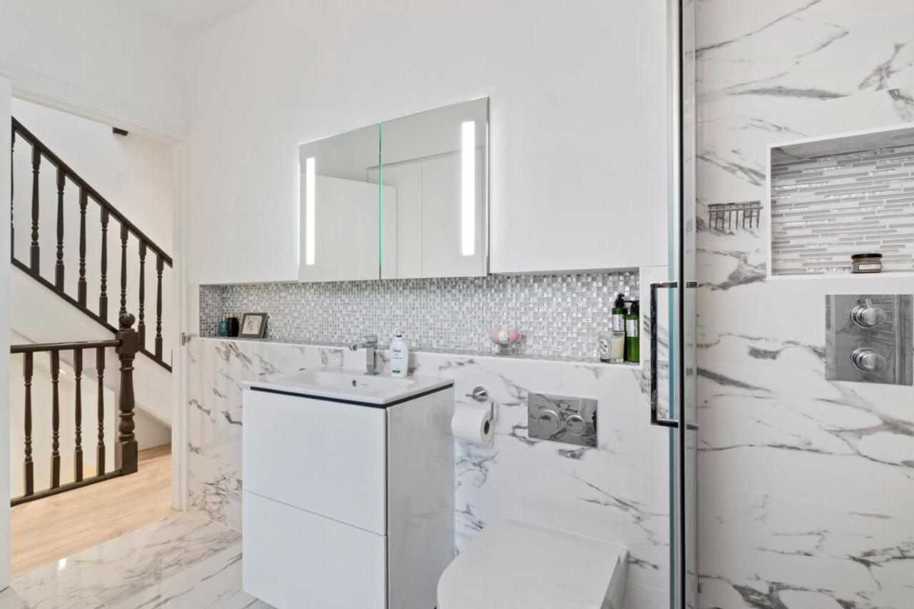 Apartment Lovely Newly-renovated 3 Bedroom In Fulham London