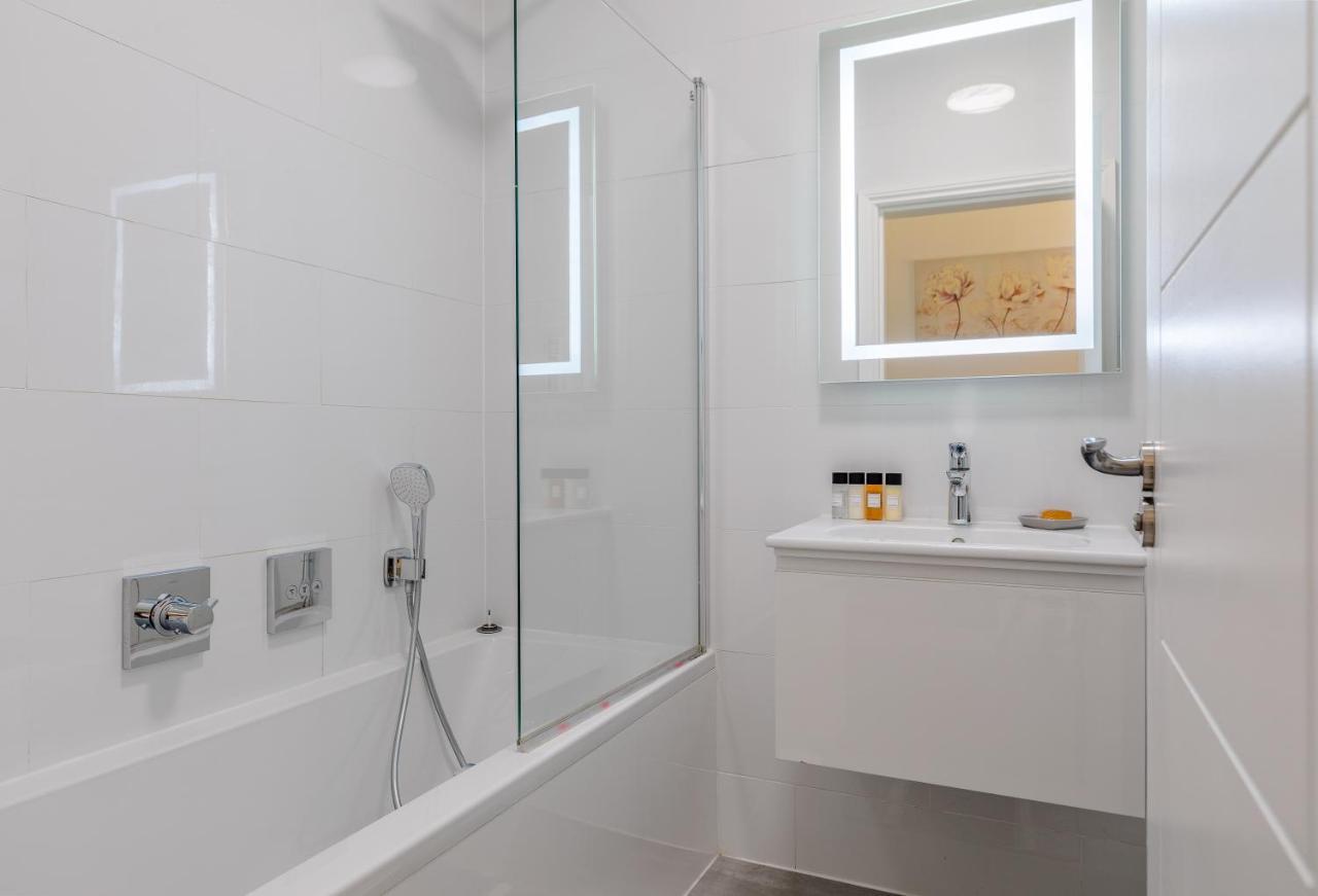 Carlton Vale Apartment *