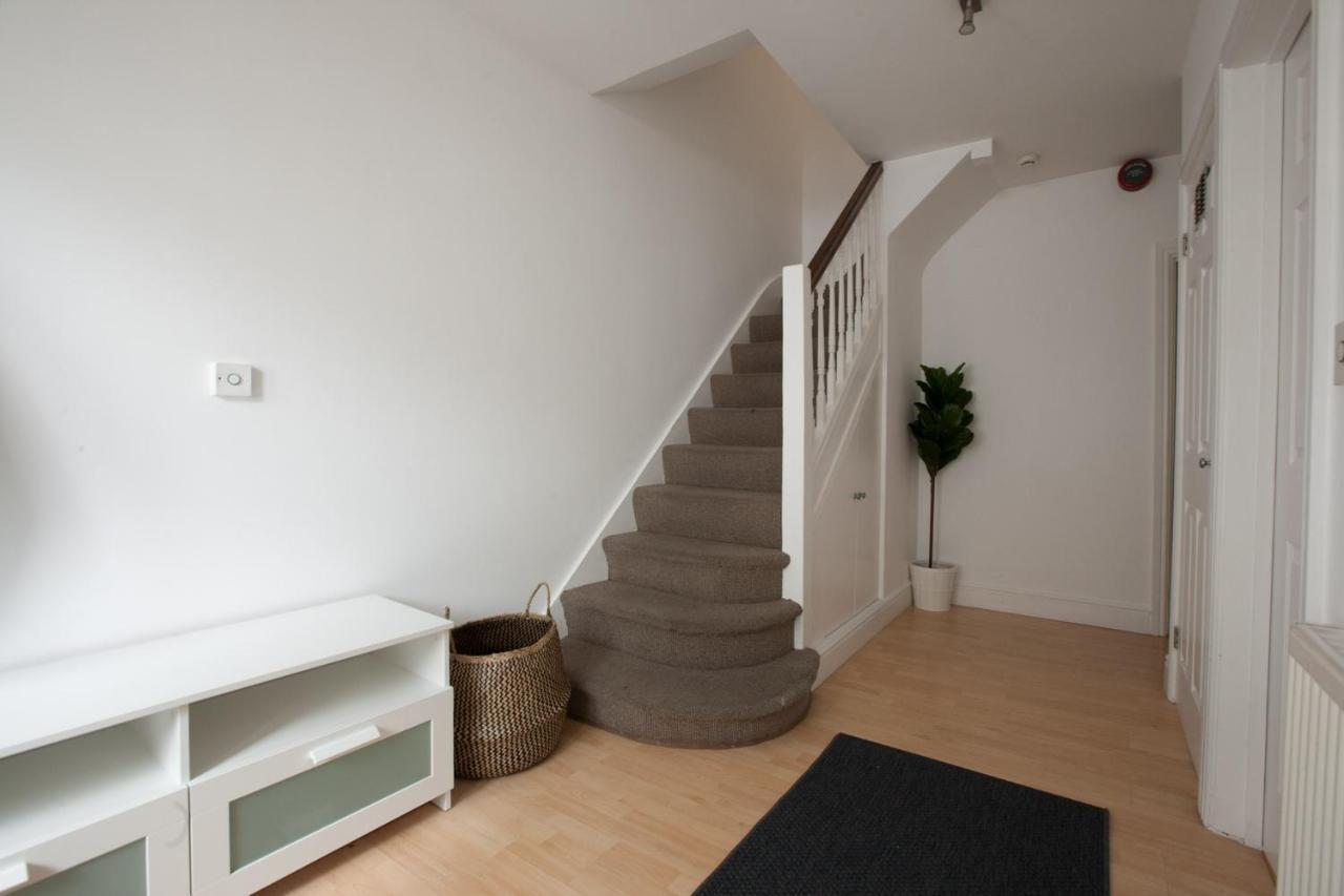 Tooting Rooms & Studio By Primecityhosts Pensión