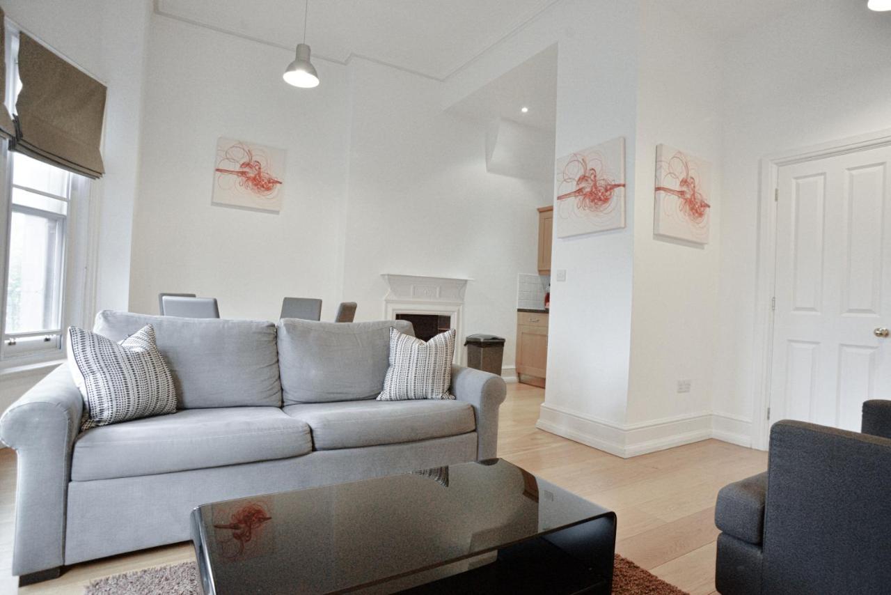 Leicester Square Apartment *