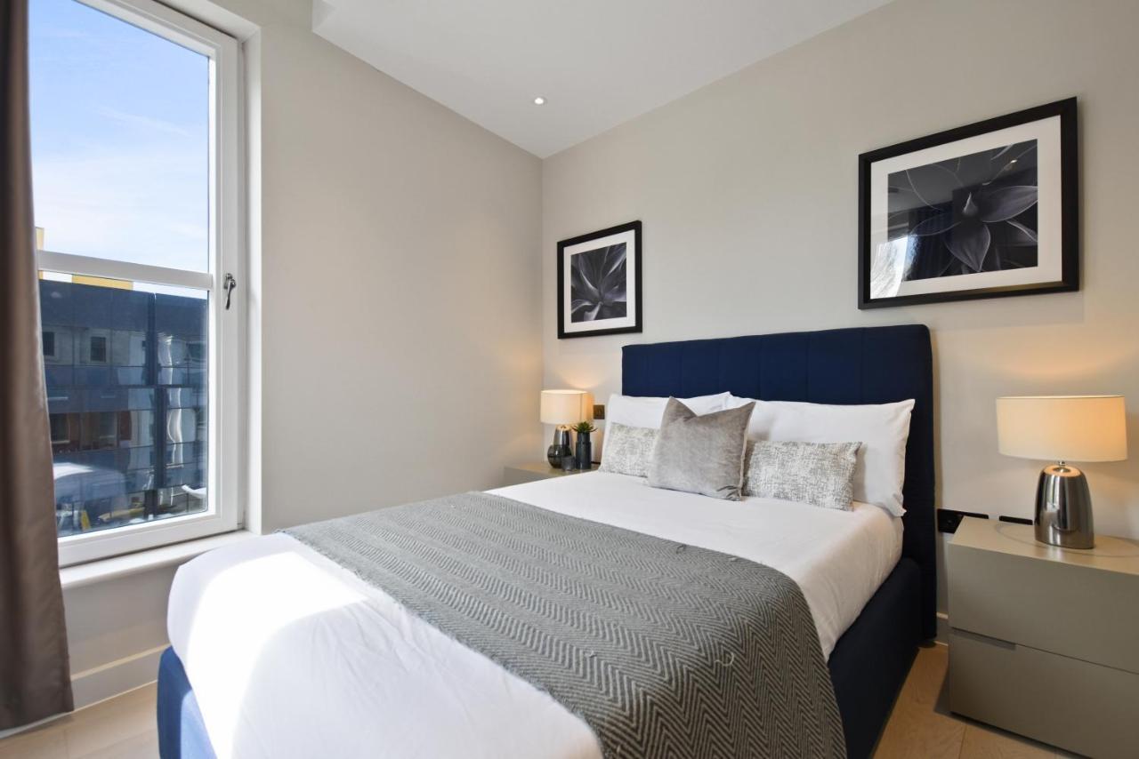 Vauxhall Bridge Road By Aeria * London