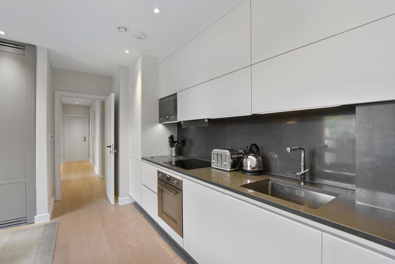 Vauxhall Bridge Road By Aeria *