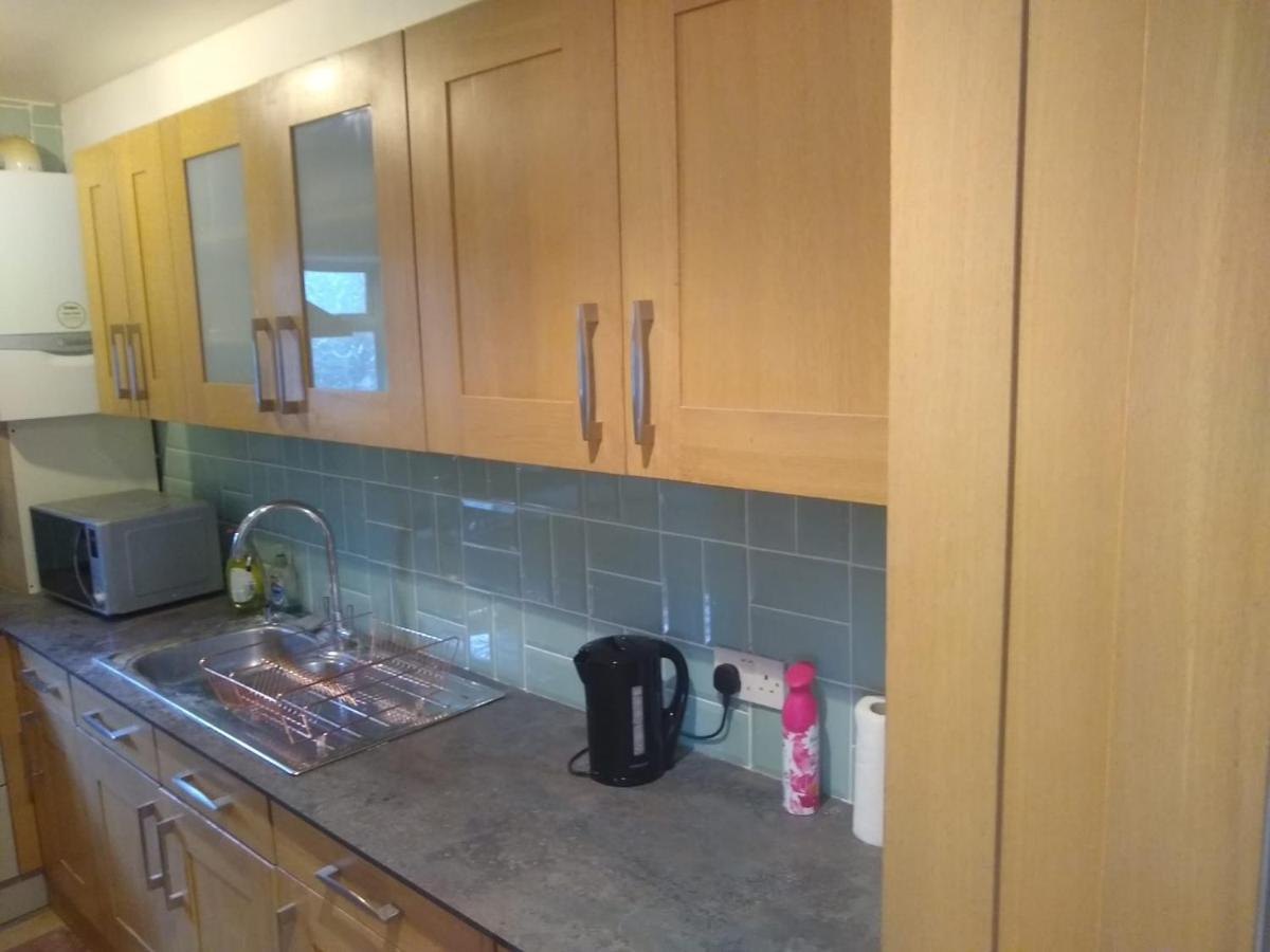 Acton Roomz Guest house London