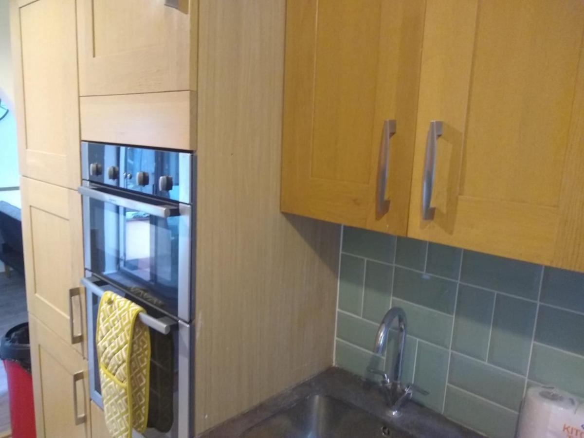 Acton Roomz Guest house