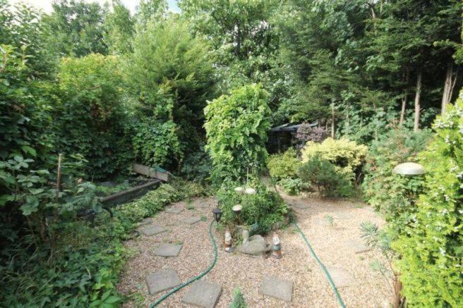 Guest house Acton Roomz London