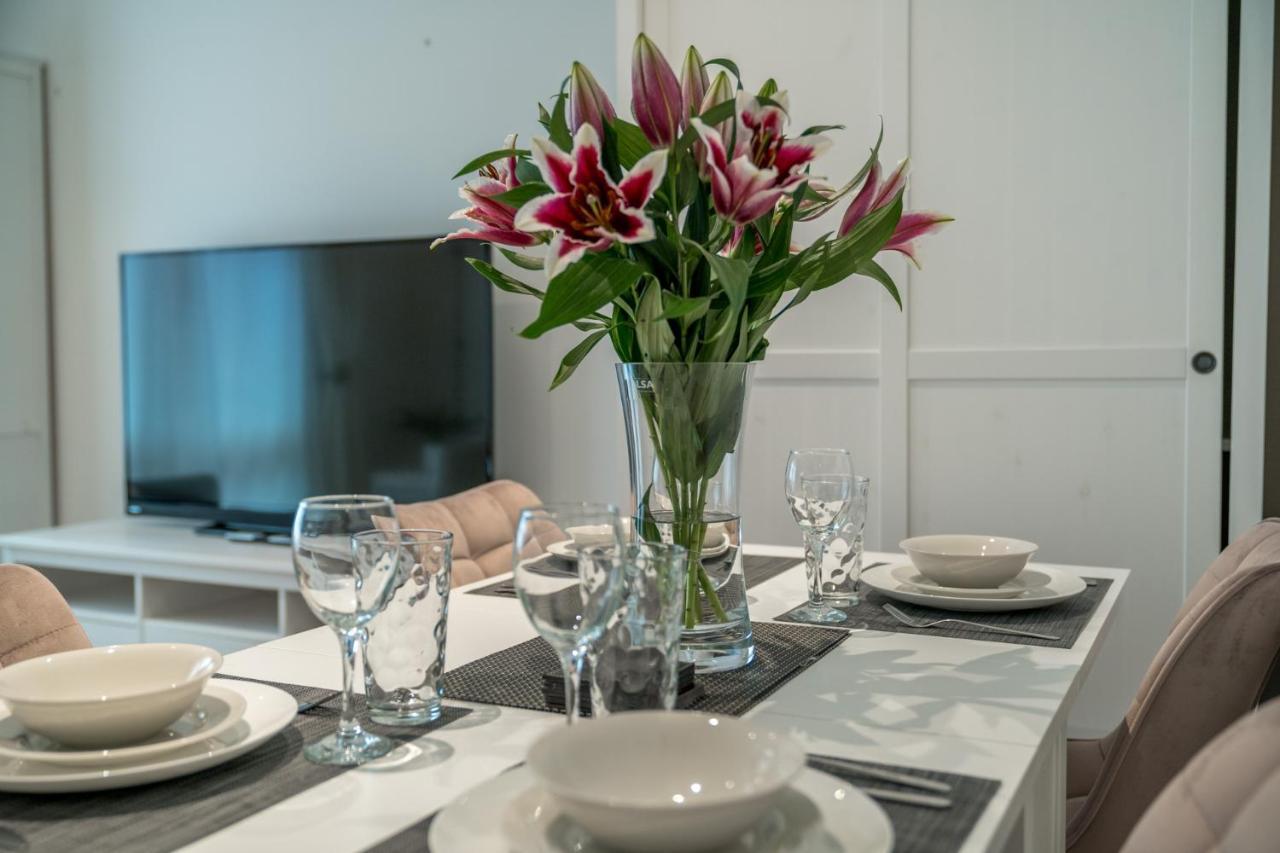 Crossharbour Canary Wharf 2 Bed Duplex Apartment *
