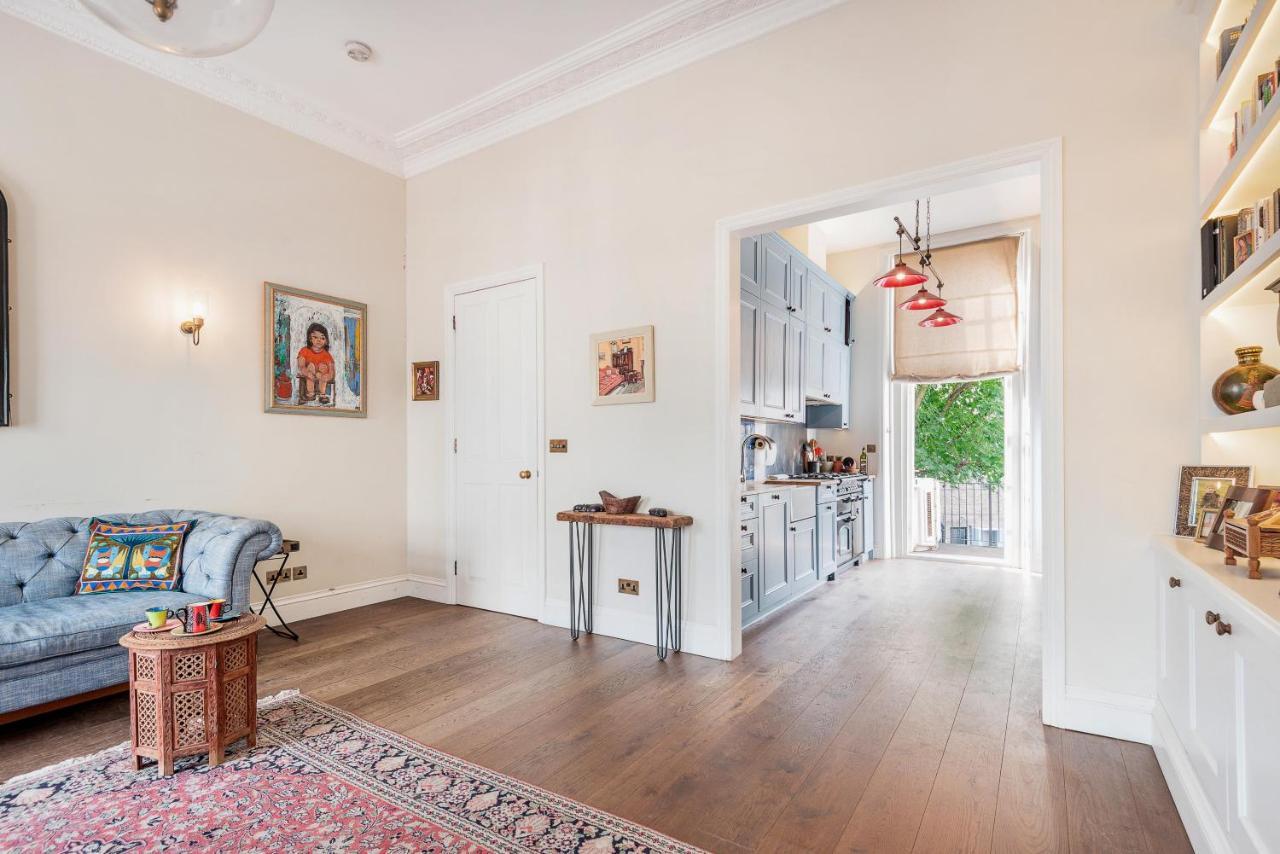 Charming Pimlico Close To The River Thames By Underthedoormat