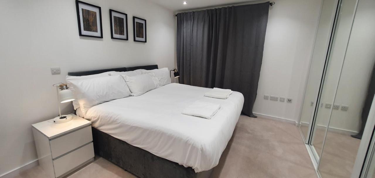 Garland Modern 3 Bedroom House Westfield - Stratford Appartement Londen