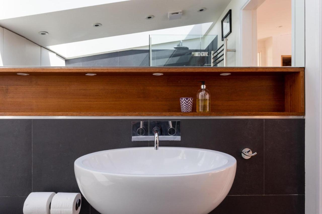 New Stunning 5bd Mews House * Londres