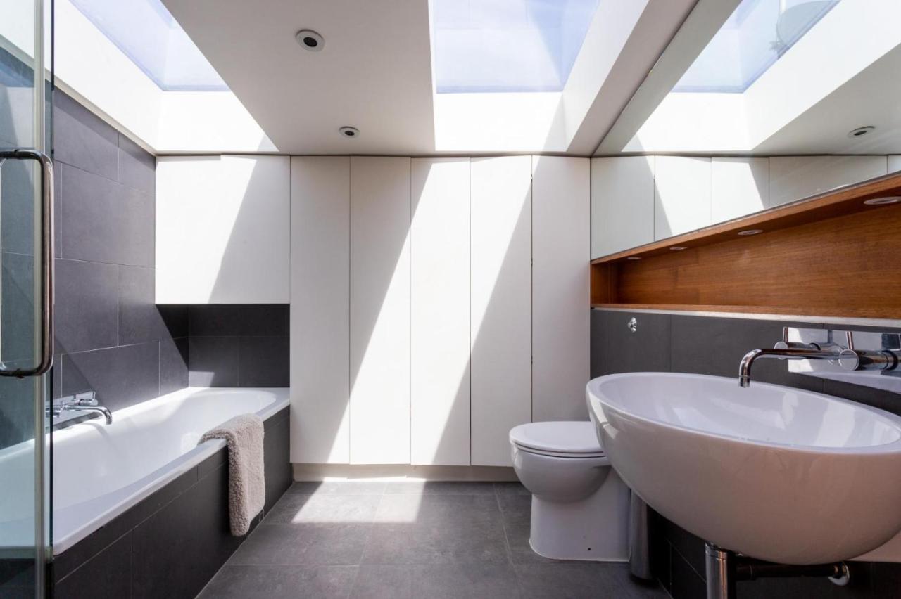 Сasa de vacaciones New Stunning 5bd Mews House *