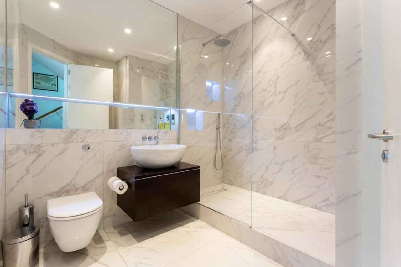 New Stunning 5bd Mews House * Londres