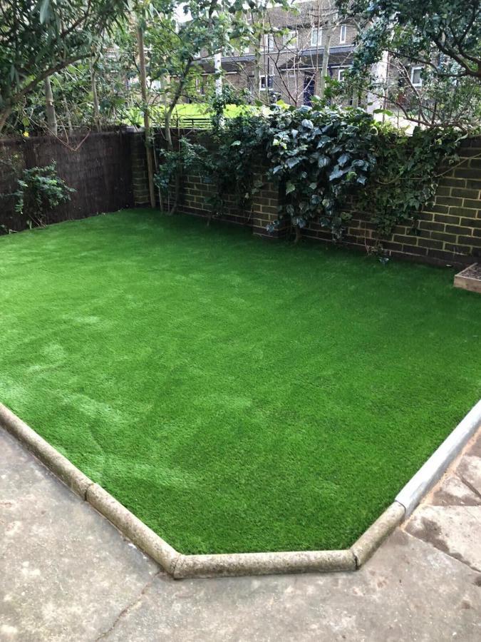 Lovely 2 Bedroom Near South Bank Apartment