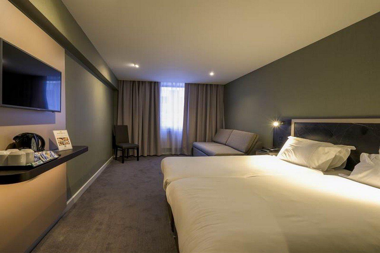 Hotel Sleeper At Royal National London