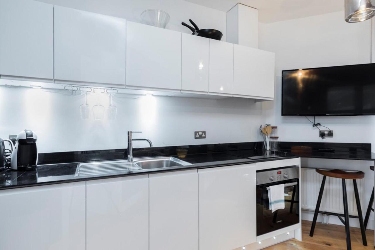 Modern & Designed 2 Bed Penthouse Apt Sleeps Five Apartamento *