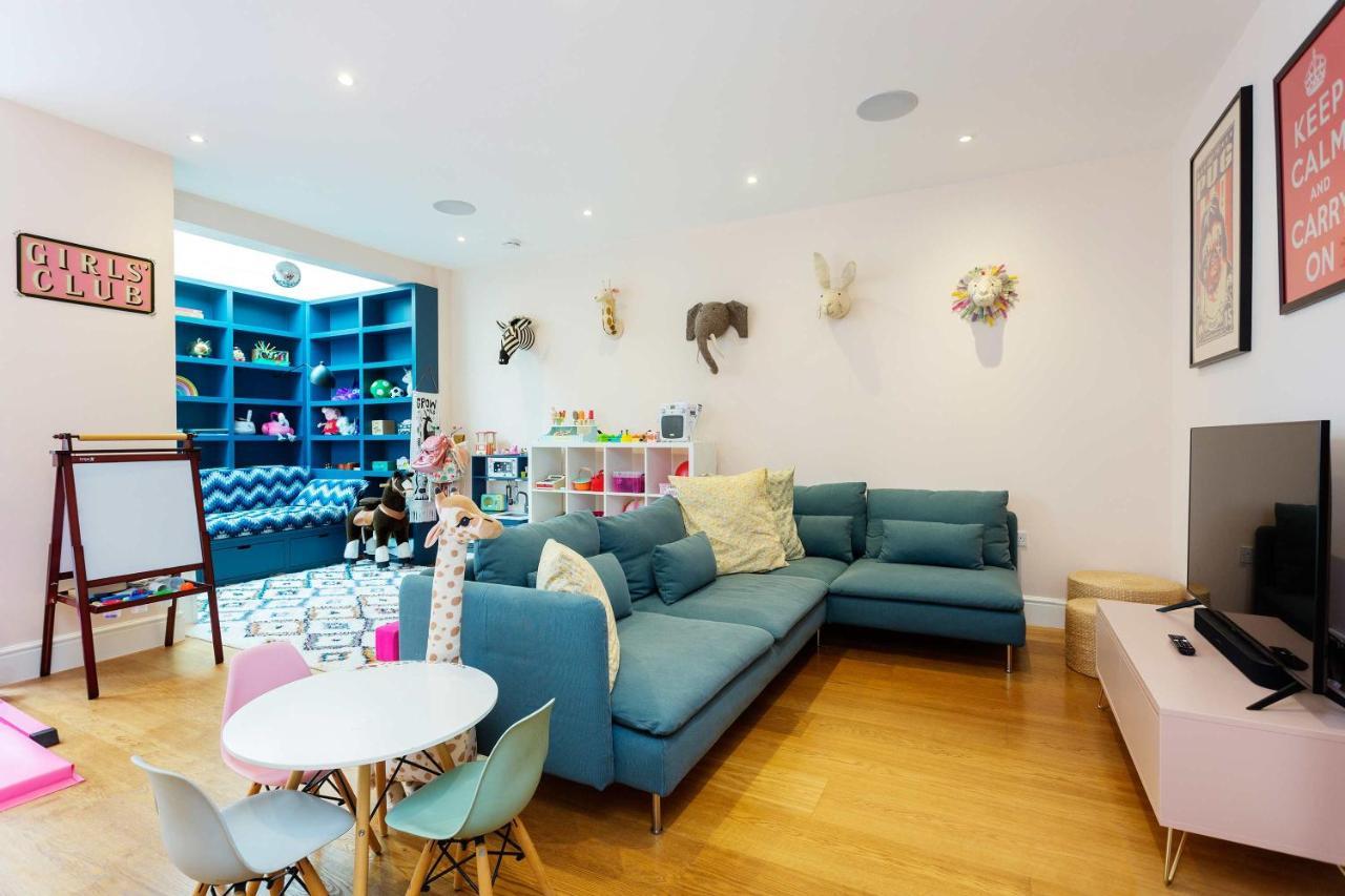 Veeve - Electric Dreams Holiday home London