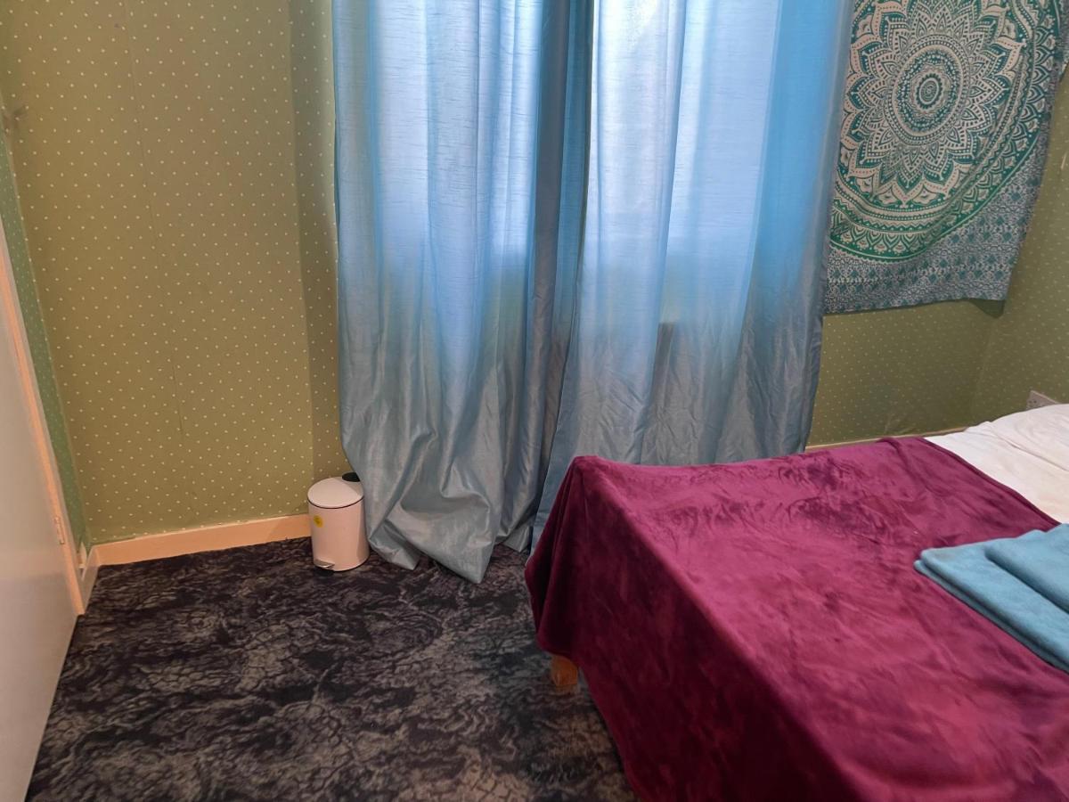 Home Away From Home, Entire 1-4 Bed Property Apartment London