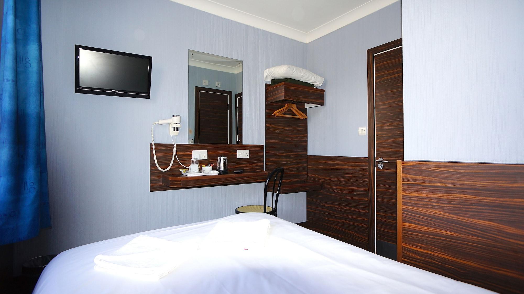 Crestfield Hotel 2*