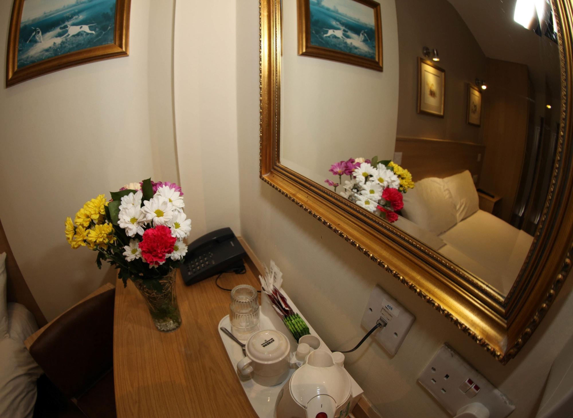 Holland Court 3* London