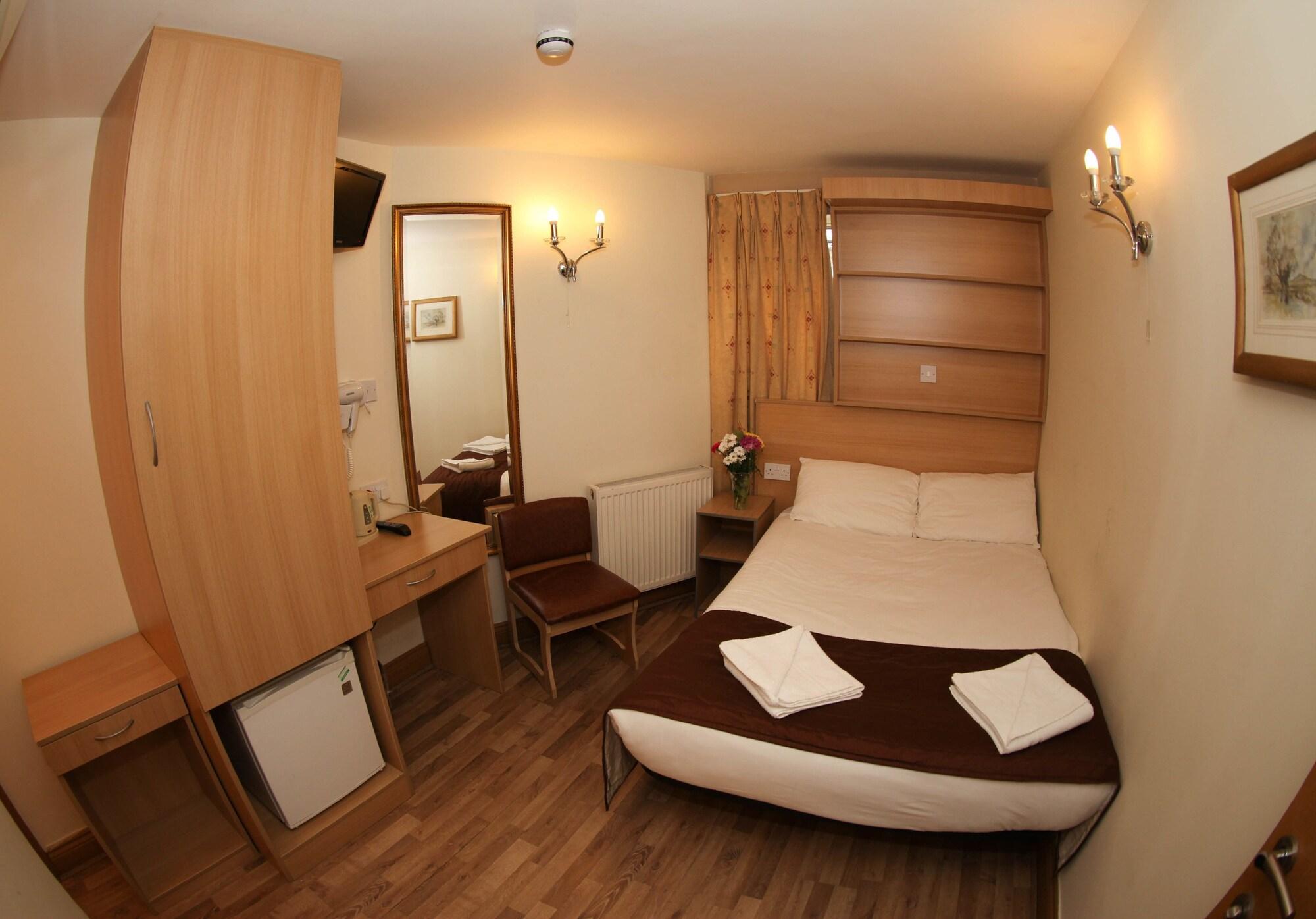 Holland Court 3* London