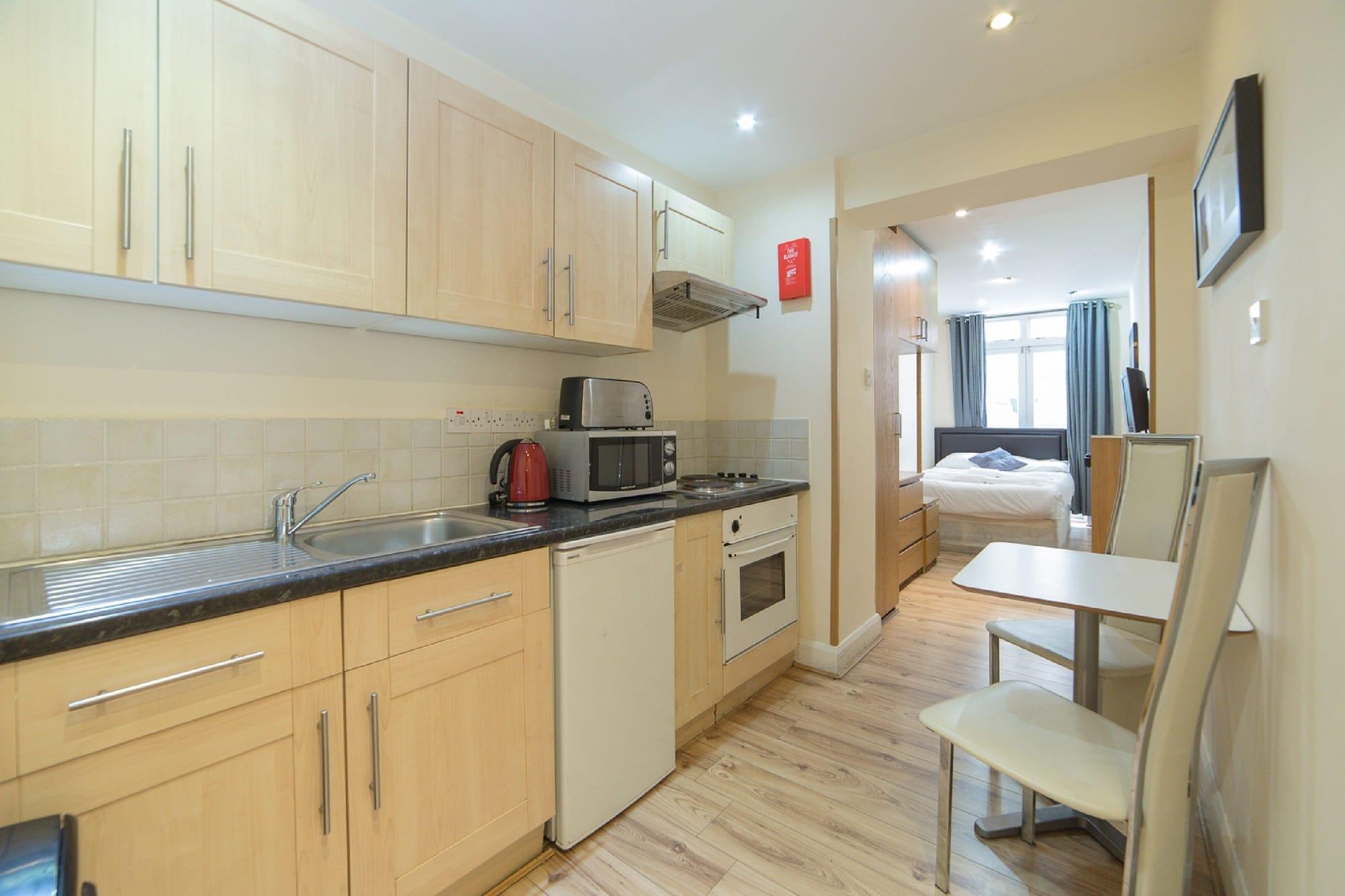 Hotel Imperial Court Studios 3*