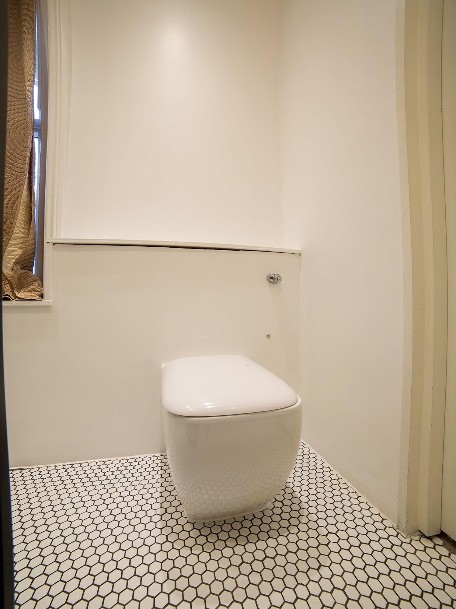 Amsterdam Hotel London