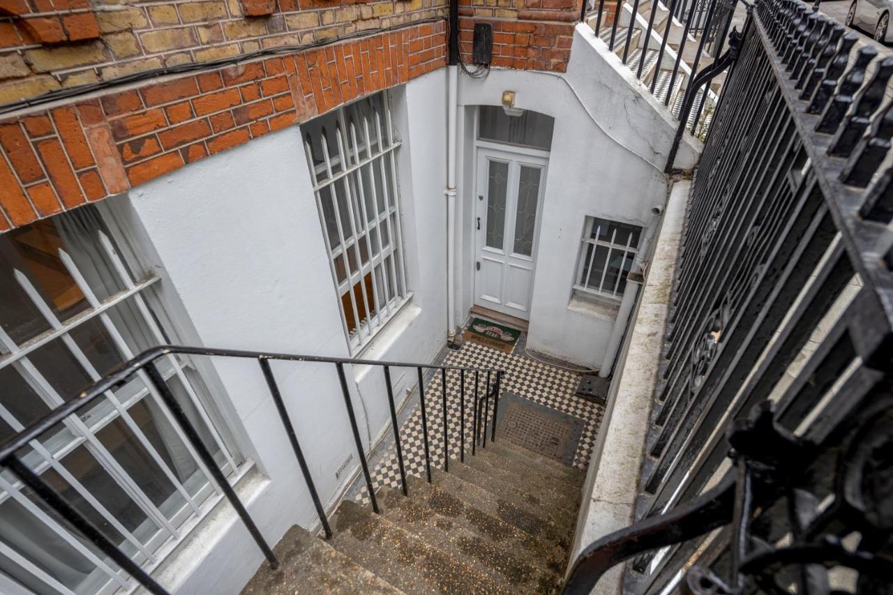 Nevern Square Earl's Court 2 Bed * Londres