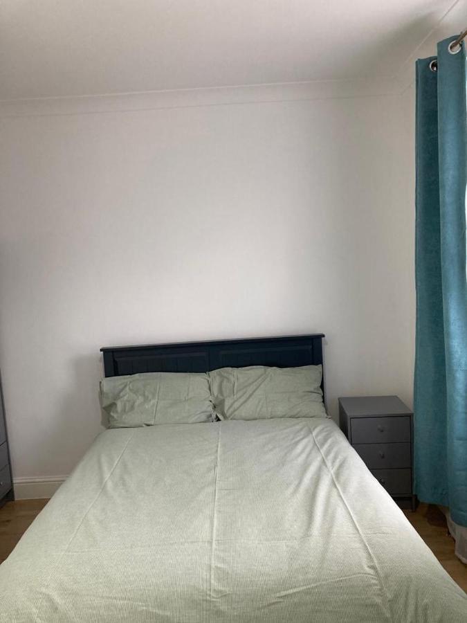 Apartment Snug 5-bedroom Residential In Great *