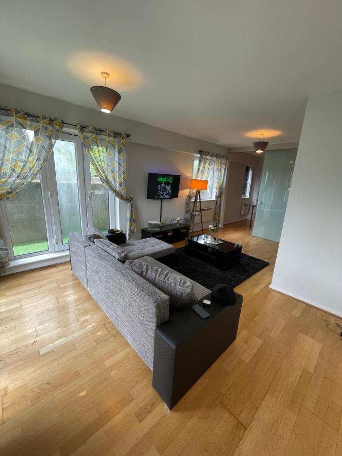 The Reflection , With River Thames View Apartment London
