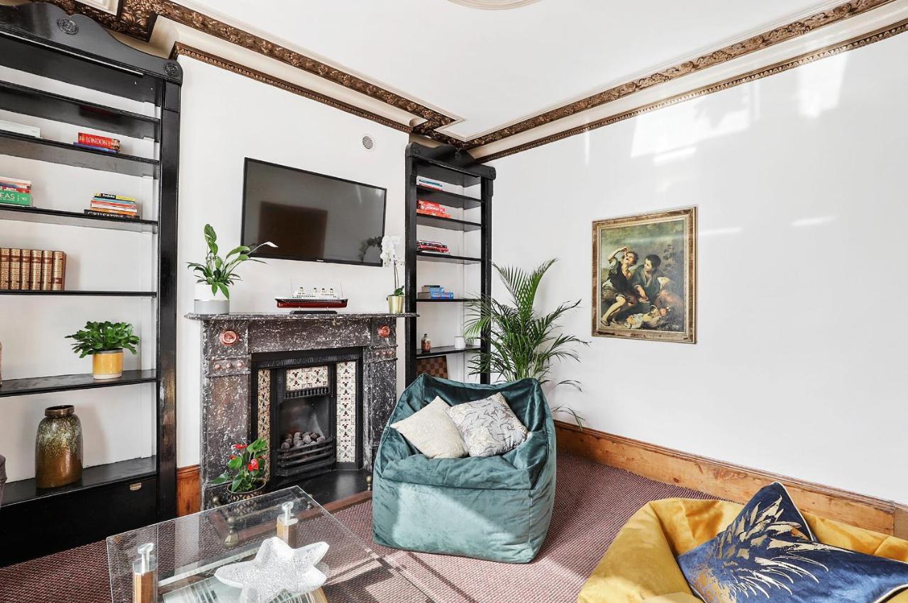 Stunning Victorian Property Near Canary Wharf! Vakantiehuis Londen