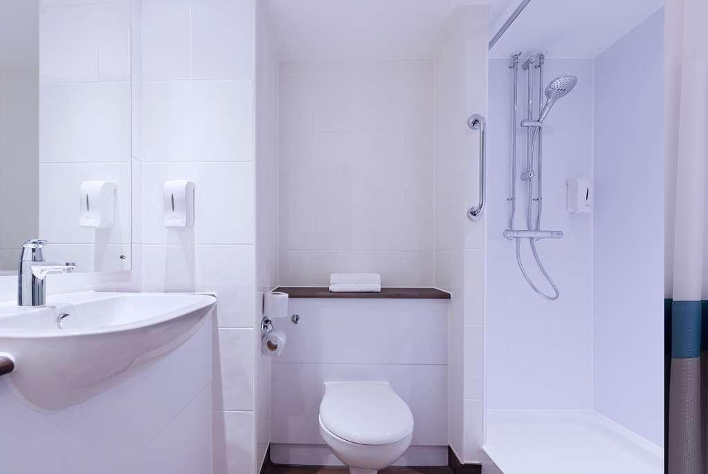 Hotel Travelodge Acton London