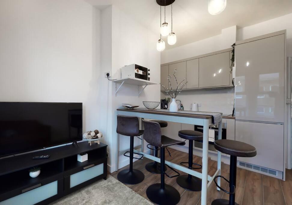 Appartement Lovely 2 Bedroom Flat In West Kilburn Londen