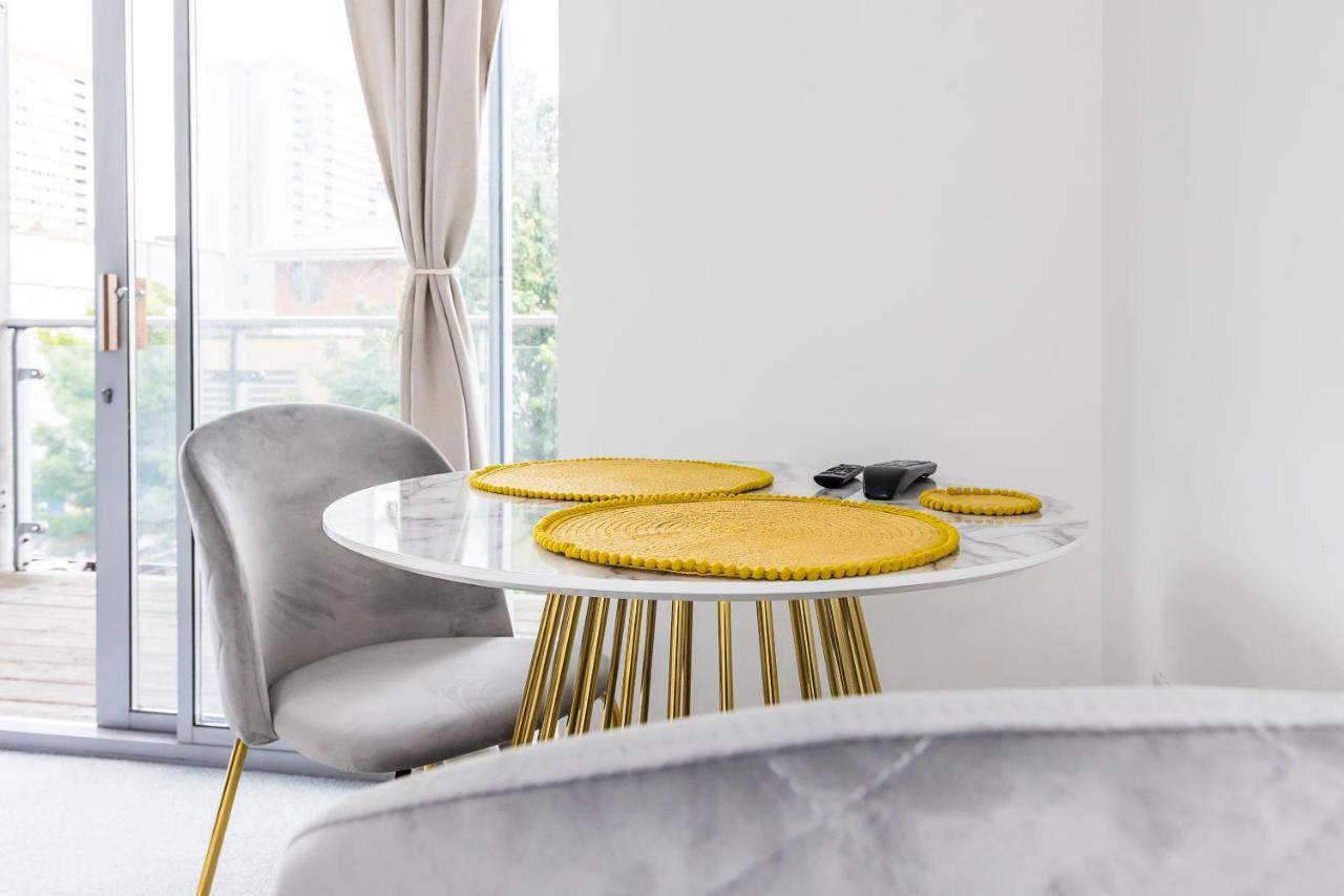 Apartment Bow Wharf