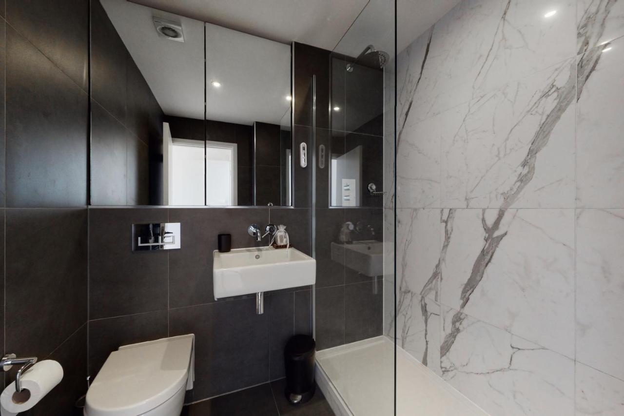 Stunning 2 Bed 2 Bath In Clerkenwell Apartment London