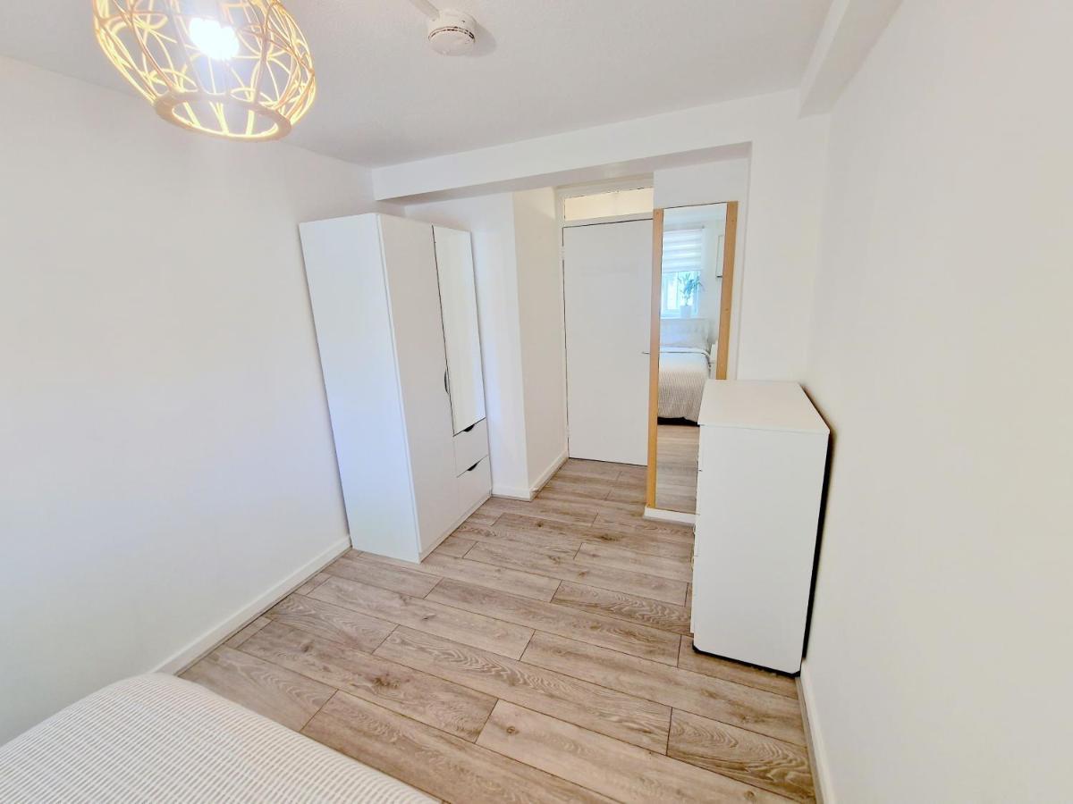 Apartment Flat In Battersea, 5 Minutes From Clapham Junction Station London