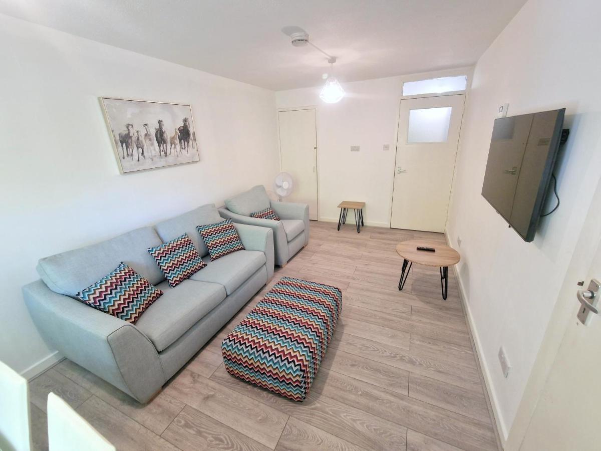 Flat In Battersea, 5 Minutes From Clapham Junction Station Apartment