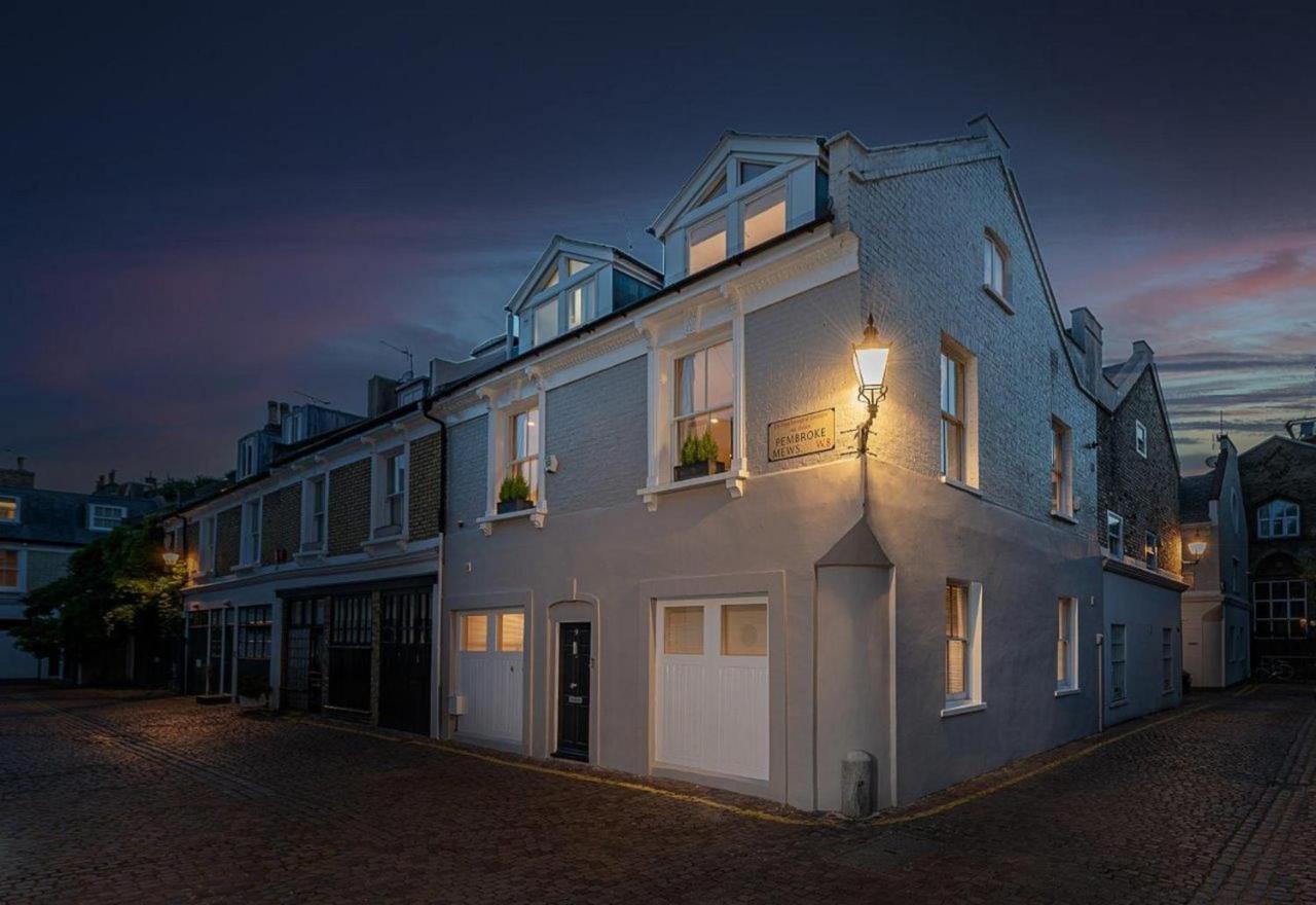 New Stunning 5bd Mews House Сasa de vacaciones Londres