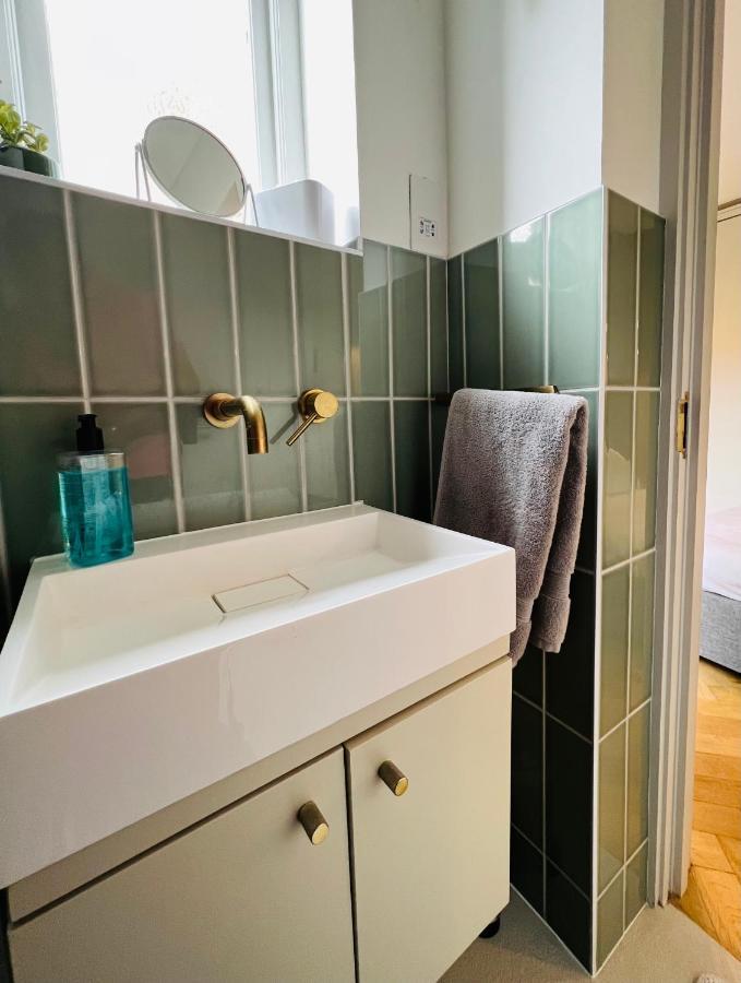 Stylish 1 Bedroom Designer * London