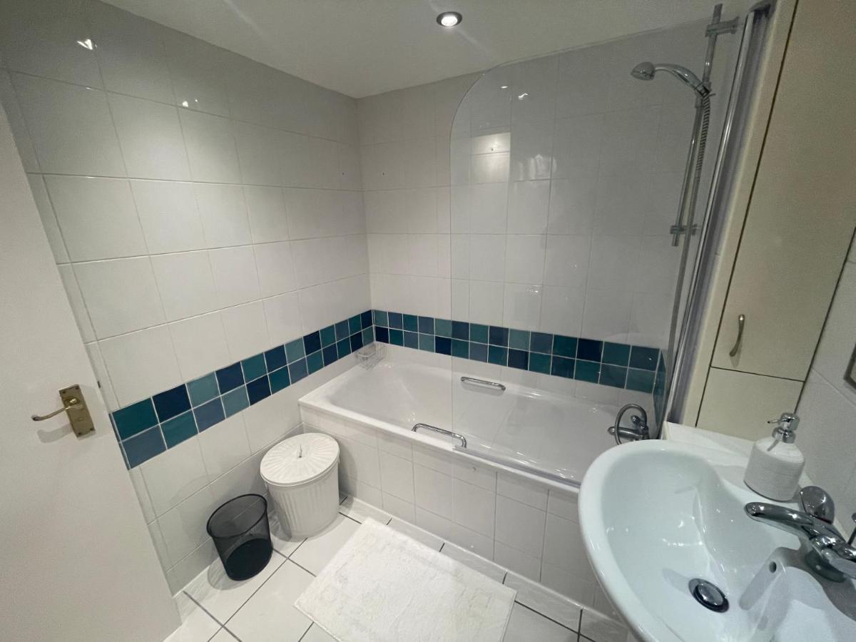 Apartment Tower Bridge City Haven King En-suite With Parking