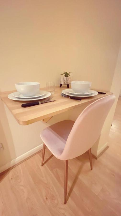 Apartment Stylish And Inviting Studio Flat In Coveted Chelsea Location *