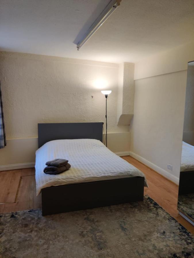 Appartement Cheerful 3 Bedroom House Just Across Tube Station *