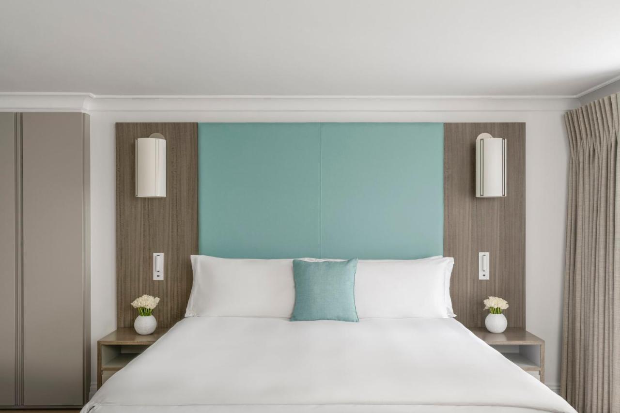 Metropolitan Hotel 5*