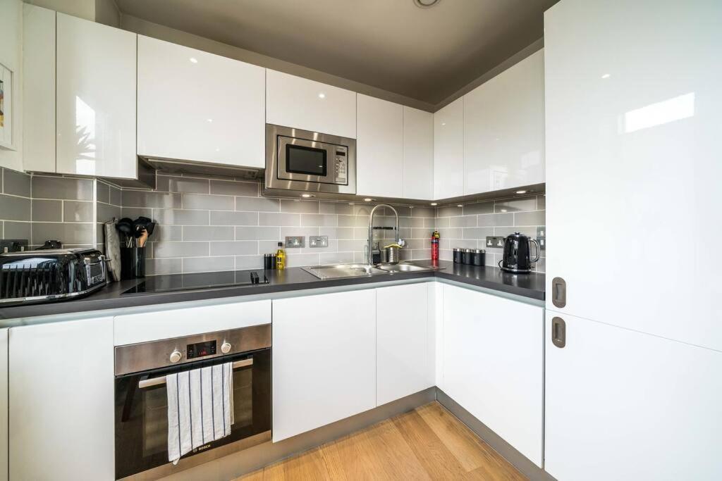 Modern 1 Bedroom In Hackney Wick * Londen