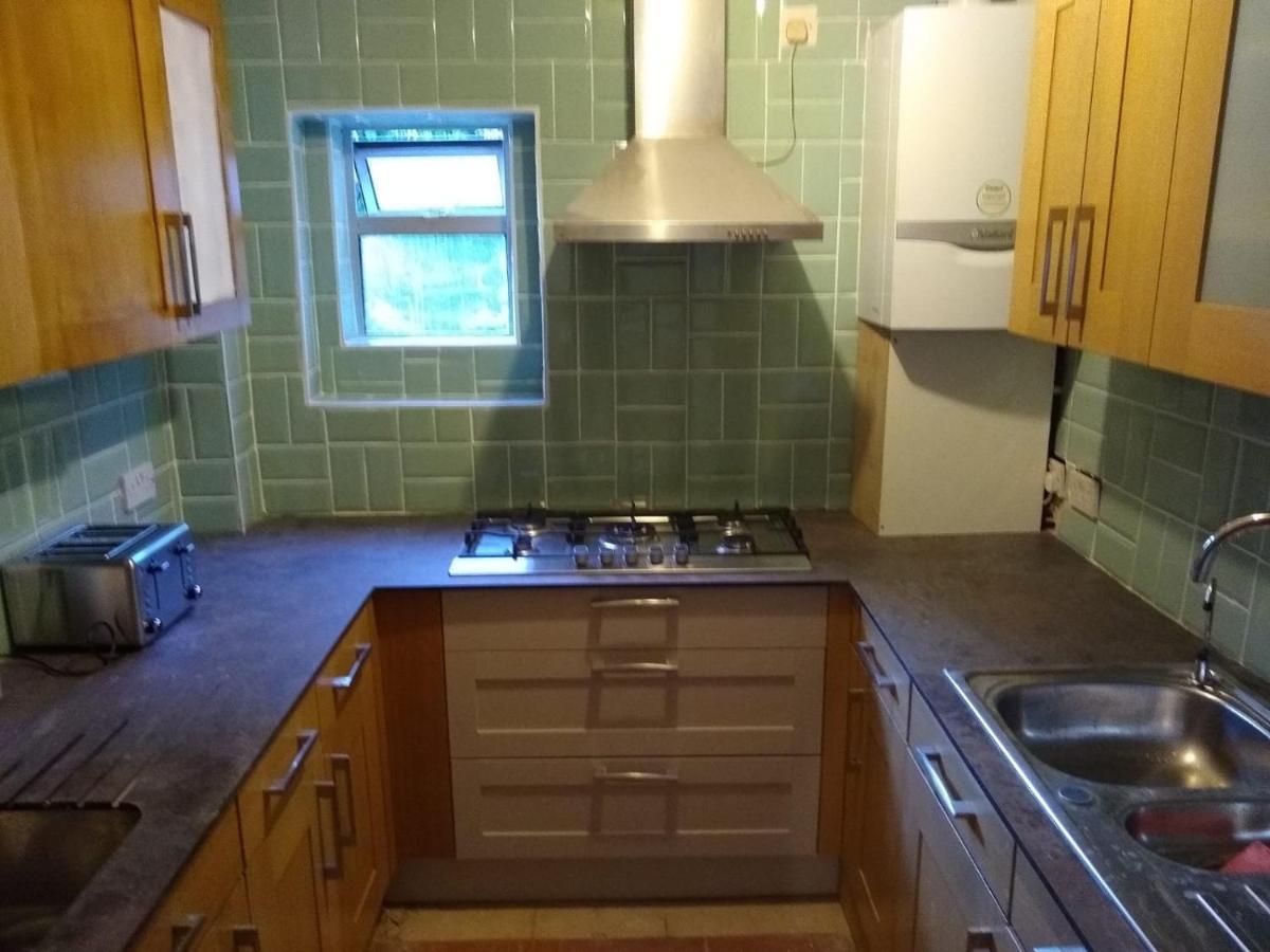 Guest house Acton Roomz London