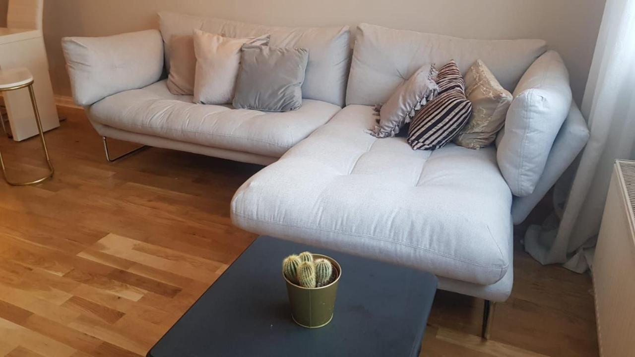 Apartment Lovely 2 Bedroom Flat In The Heart Of Water Wimbledon London