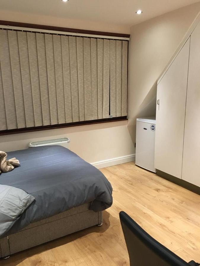 Apartamento Flat In The Heart Of Golders Londres