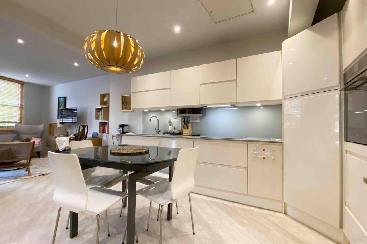 Charming 2-bed Apt With 2 Bathtub Central