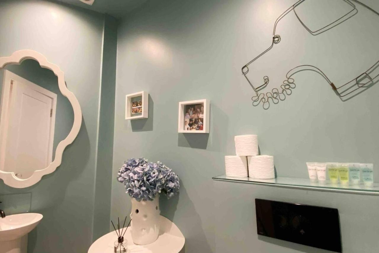 Apartment Charming 2-bed Apt With 2 Bathtub Central *