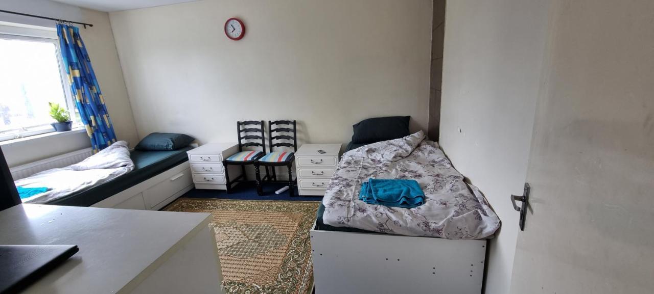 Private In Shares Flat Near Heathrow Airport Apartment London