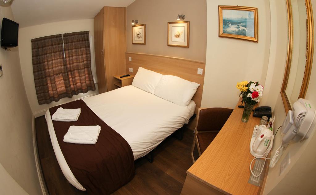 Guest house Holland Court London