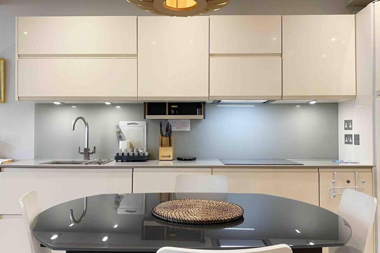 Charming 2-bed Apt With 2 Bathtub Central * London